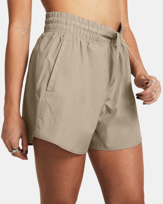 女士UA Vanish 5" Crinkle短褲 in Brown image number 3
